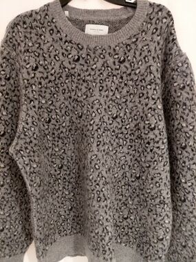 Ovadia & Sons Men's Gray Leopard Crewneck Sweater
